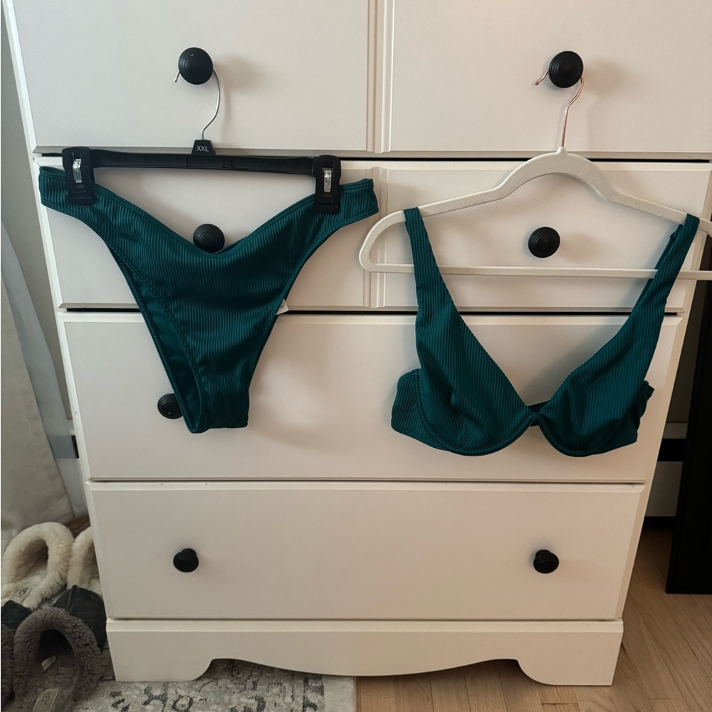 NWT hollister bikini size L